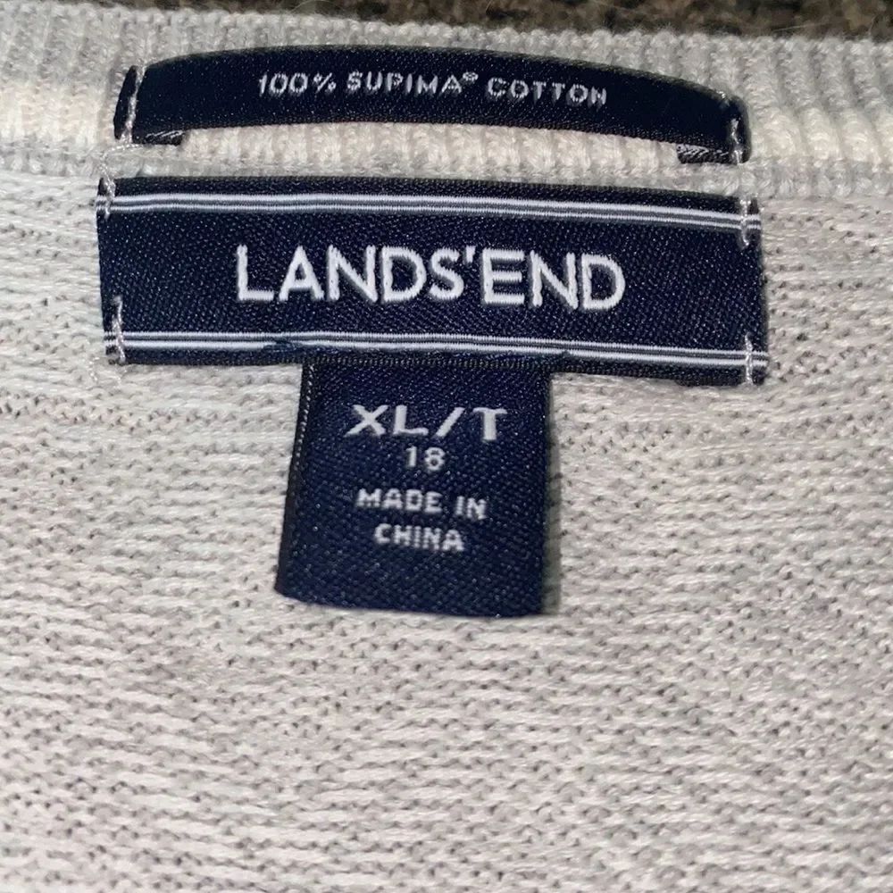 ✨Lands’End Snowflake Sweater✨  - Picture 8 of 8